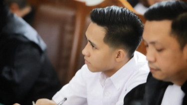 Soal Senjata Laras Panjang, Febri Diansyah Sebut Kesaksian Bharada E Terbantahkan dengan CCTV