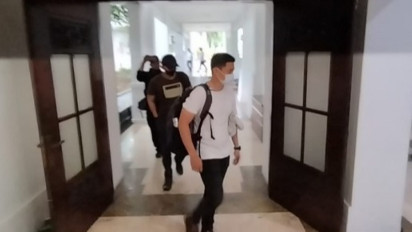 KPK Geledah Kantor Pemprov Jatim