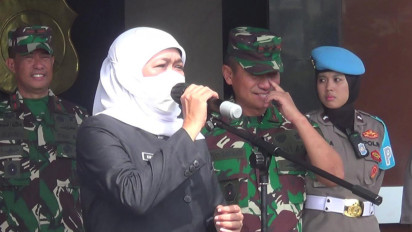 Pasca Penggeledahan KPK ke Kantor Pemprov Jatim, Khofifah : di Ruang Sekda Ada Flashdisk yang Dibawa