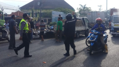 Rem Blong, Truk Hantam 4 kendaraan di Lampu Merah Batang Hingga Ringsek