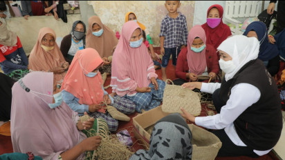 Sambut Hari Ibu, Gubernur Khofifah Dorong Pemberdayaan Perempuan di Empat Sektor Kehidupan, Apa Saja ?