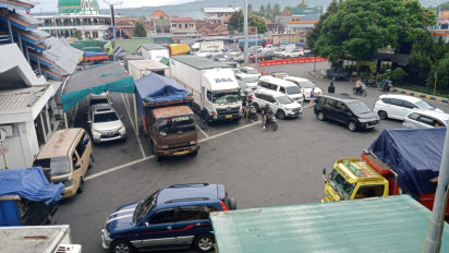 Mendekati Libur Natal dan Tahun Baru, Pelabuhan Ketapang Mulai Dipadati Kendaraan