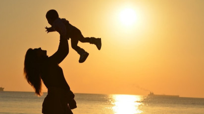 Bonding di 1000 Hari Pertama Ciptakan Rasa Percaya Diri Anak