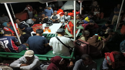 Tim SAR Berhasil Evakuasi 278 Penumpang KMP Mutiara Ferindo VI yang Patah As Kemudi di Perairan Sofifi Tidore