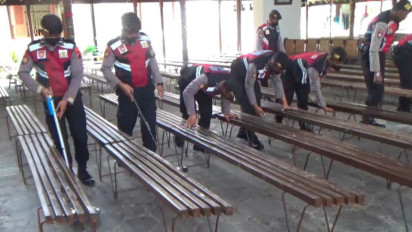 Jelang Perayaan Natal, Polisi Lakukan Sterilisasi Gereja di Klaten