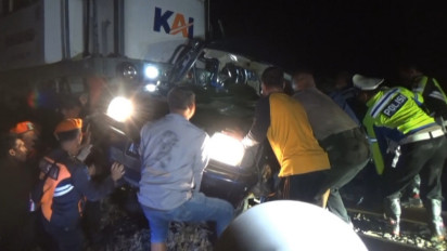 Penyebab Kecelakaan Ka Sancaka Tabrak Minibus, Polisi : Petugas Jaga Perlintasan Ngantuk