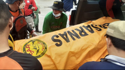 Tim SAR Gabungan Evakuasi Jenazah Seorang Anak yang Terseret Arus di Saluran Air Cikupa