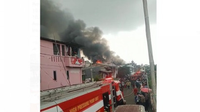 Kebakaran di Ciracas Jaktim Hanguskan 3 Ruko, 1 Mobil dan 1 Motor