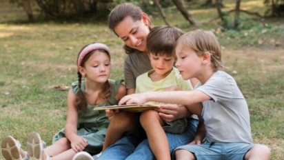 Mengajarkan Anak Mendongeng Kisah Wayang Lewat Aplikasi Canva