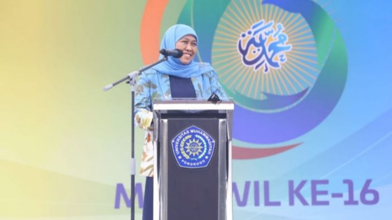 Khofifah Ucapkan Selamat kepada Ketua Muhammadiyah Jatim Terpilih, Ini Harapannya untuk Sukadiono
            - galeri foto