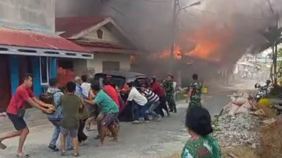 Rumah Kosong Ditinggal Penghuninya di Dumai Hangus Dilalap Si Jago Merah