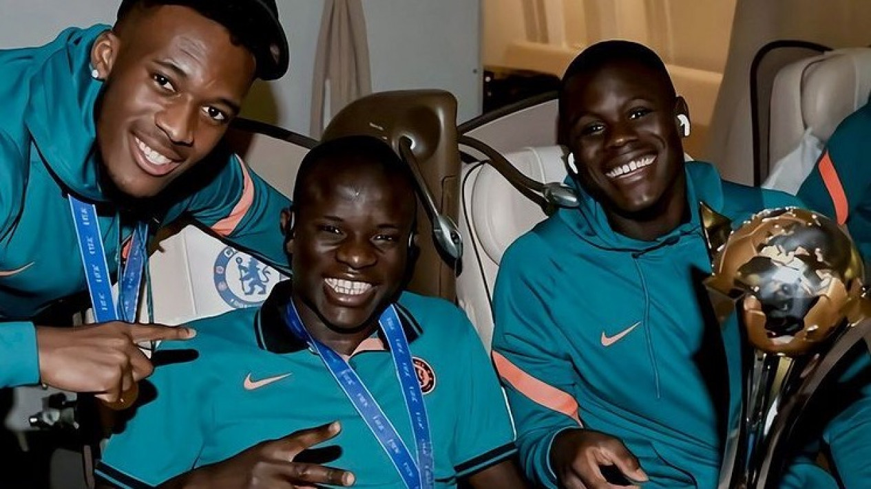 Tak Hanya Ronaldo, Al Nassr juga Tertarik Boyong Bintang Chelsea Ini
            - galeri foto