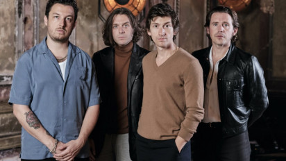 Lirik Lagu Arctic Monkeys - Mardy Bum