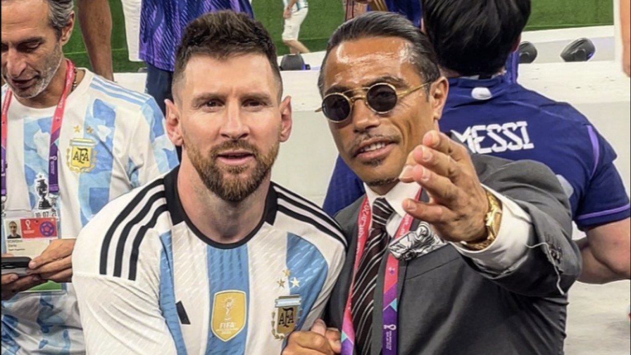 Bikin Geger Lionel Messi dan Argentina di Piala Dunia 2022, Salt Bae Kini Kena Batunya...
            - galeri foto