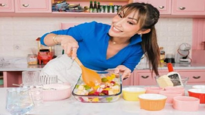 Ayu Dewi Puji Sang Suami di Depan Luna Maya, Regi Sebut Nggak Mungkin, Netizen Bereaksi