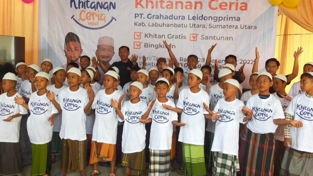 Ikuti Khitanan Massal, Yayasan  Bakrie Amanah Gratiskan 50 Anak
            - galeri foto