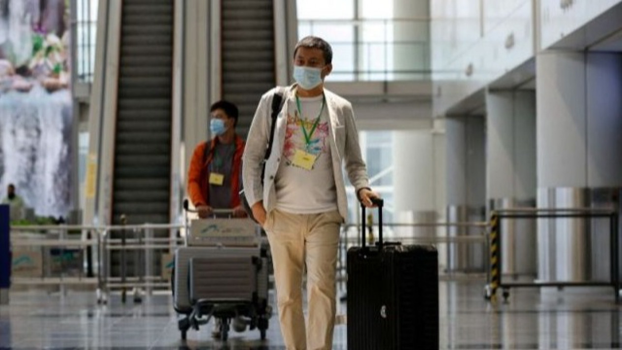 Hong Kong Cabut Pembatasan Sosial Covid-19
            - galeri foto