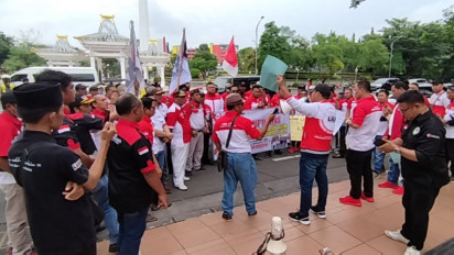 Massa LIRA Jatim Dukung KPK Desak Usut Tuntas Kasus Dana Hibah hingga ke Akar-akarnya