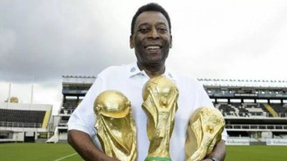 Pele Tutup Usia, Messi dan Ronaldo Punya Cara Berbeda Beri Penghormatan ke Sang Legenda