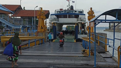 Cuaca Buruk, Pelayaran di Pelabuhan Tanjung Perak Dihentikan Sementara hingga Tahun Baru 2023