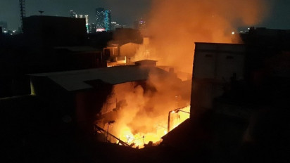 Mencekam, 10 Rumah Dilalap Si Jago Merah di Tambora Jakarta Barat, Ketua RT Beberkan Jumlah Korban
