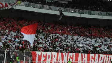 Suporter Timnas Indonesia di Stadion GBK