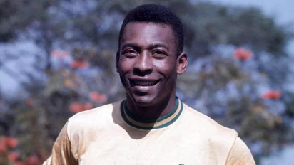 Pele Pernah Menginjakkan Kaki Di Stadion GBK Melawan Timnas Indonesia