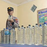 Jelang Tahun Baru, Puluhan Liter Miras Berhasil Diamankan Petugas Gabungan