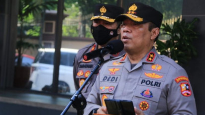 Jokowi Cabut Kebijakan PPKM, Polri Lakukan Pengamanan pada Kerumunan Masyarakat di Tengah Perayaan Tahun Baru