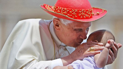 Yaqut Cholil Qoumas Sebut Paus Benediktus Sosok yang Menjembatani Perbedaan