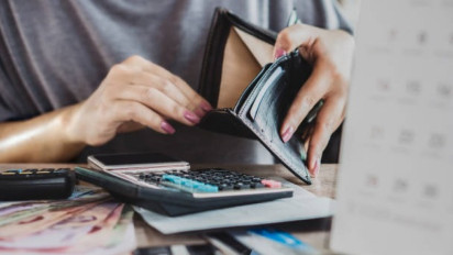 Waspada! Hindari 5 Hal Berikut agar Keuangan Rumah Tangga Tidak Jebol