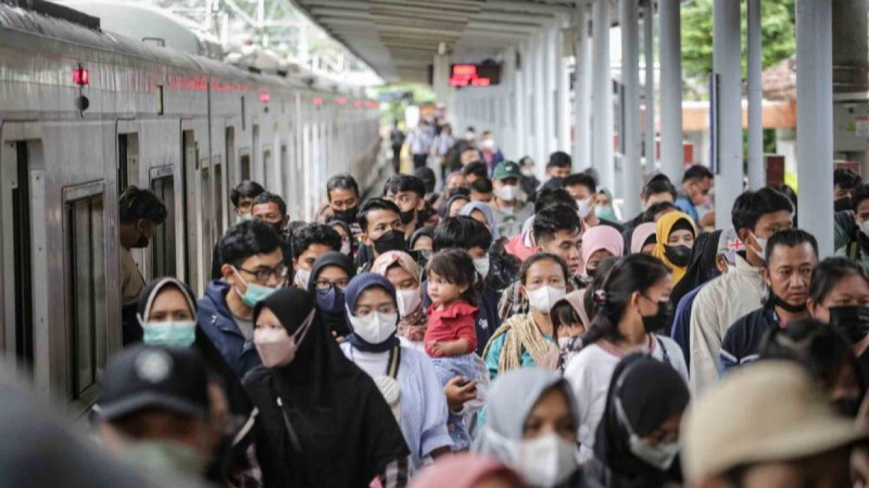 Rencana Tarif KRL Naik, Ini Analisa Walhi Terhadap Dampak Lingkungan
            - galeri foto