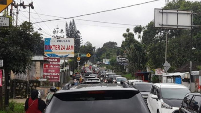 Kondisi Puncak Siang Ini: Padat Meski Libur Tahun Baru Telah Usai