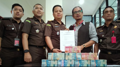 SH Tersangka Korupsi PKH Kembalikan Uang 250 Juta Ke Kejaksaan Bangkalan