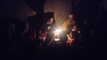 264 Bulan Tak Tersentuh Aliran Listrik, Warga Langkat: Tolong Kami Pak Jokowi