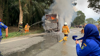 Bus Paradep Terbakar di Jalinsum, Kemacetan Panjang Sempat Terjadi