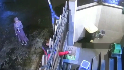 Terekam CCTV, Dua Sejoli Kompak Curi Kotak Amal di Musala Pujon Malang