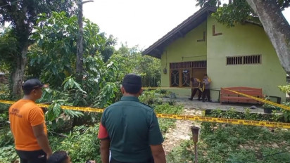 Septic Tank Keluarkan Asap dan Bau Menyengat Hebohkan Warga Madiun, Polisi Pasang Police line Khawatir Terjadi Ledakan