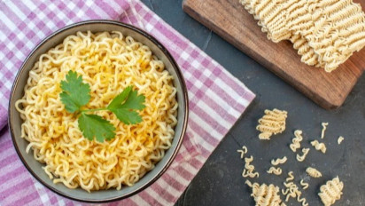 Benarkah Mengonsumsi Mie Instan Setiap Hari Bisa Menyebabkan Usus Buntu? Simak Penjelasan Berikut!
