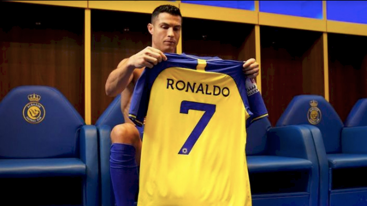 Sebelum ke Al-Nassr, Ronaldo Sempat Dinego Klub Arab Ini
            - galeri foto