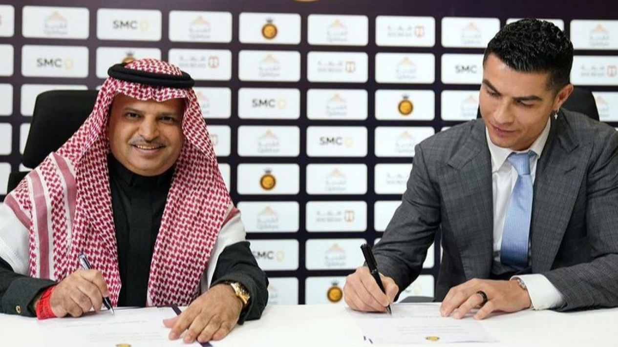 Presiden Al-Nassr Sebut Ronaldo Punya Tugas Selain Main Bola
            - galeri foto