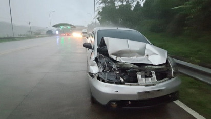 Gegara Truk Pecah Ban, 7 Kendaraan Alami Kecelakaan Beruntun di Tol Ungaran - Semarang KM 431