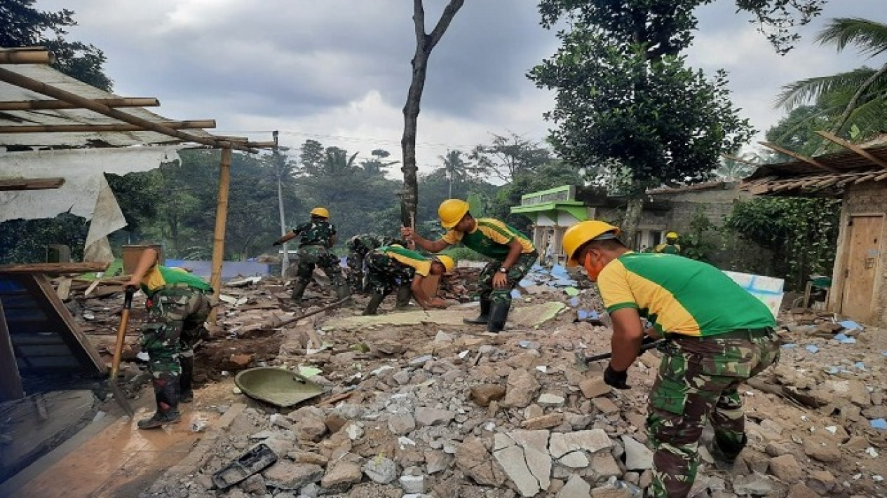 Kostrad Bantu Rehabilitasi dan Rekontruksi Korban Gempa Cianjur
            - galeri foto