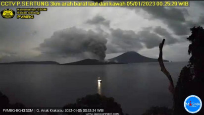 PVMBG Melaporkan Gunung Anak Krakatau Kembali Erupsi pada Kamis Dinihari