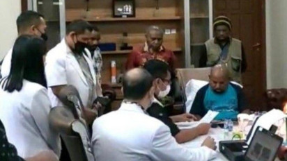 Penyuap Lukas Enembe Diperiksa KPK, Siapa Dia?