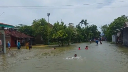 Terendam Banjir 1 Meter, Akses Jalan Alternatif Pati – Kudus Putus