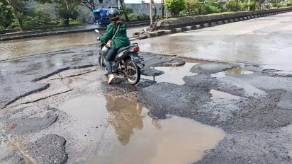 Wali Kota Semarang Minta PU Segera Tutup Lubang-Lubang di Jalan Kaligawe yang Tergerus Banjir