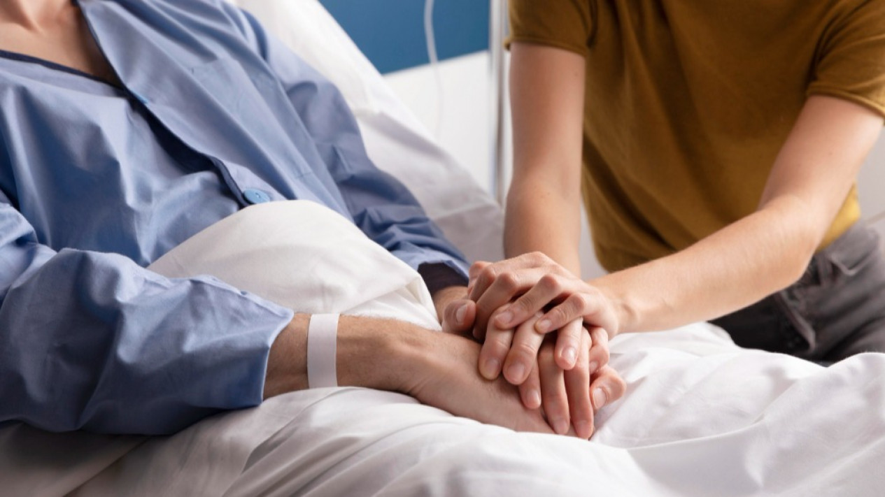 5 Artis Indonesia yang Meninggal Karena Penyakit Kanker, Ternyata Ada yang Berjuang Melawan Kanker Langka
            - galeri foto