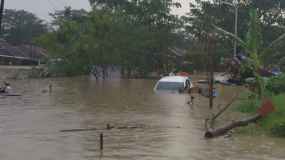Banjir Bandang Perum Dinar Indah Meteseh Semarang Capai 2,5 Meter, Warga Mengungsi