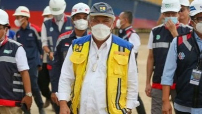 Bukan Cuma Jadi Fotografer, Pak Bas PUPR Kembali Tunjukan Skillnya saat Manggung Bareng Band Kotak